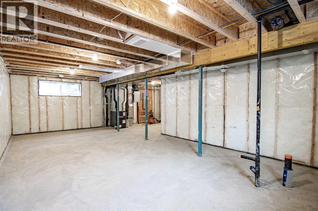 Single Family House for Sale in  Eaton Crescent Evergreen Red Deer 