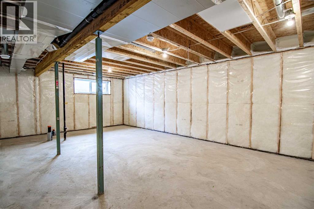 Single Family House for Sale in  Eaton Crescent Evergreen Red Deer 