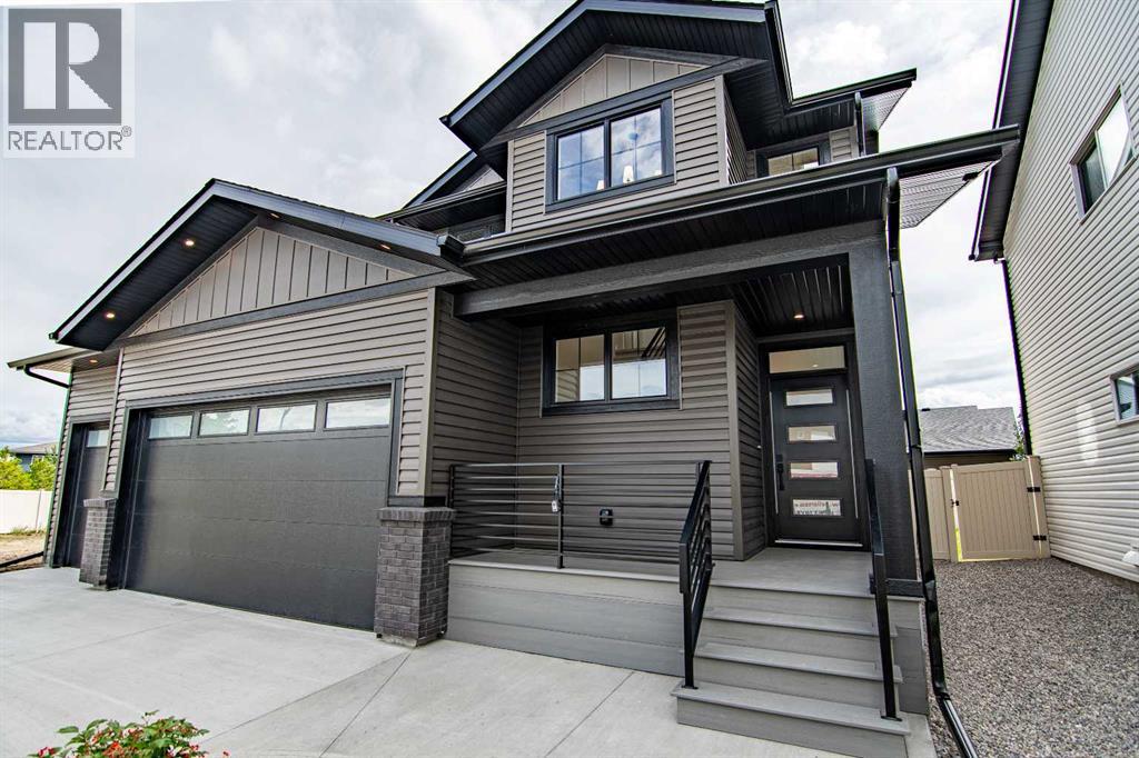 Single Family House for Sale in  Eaton Crescent Evergreen Red Deer 