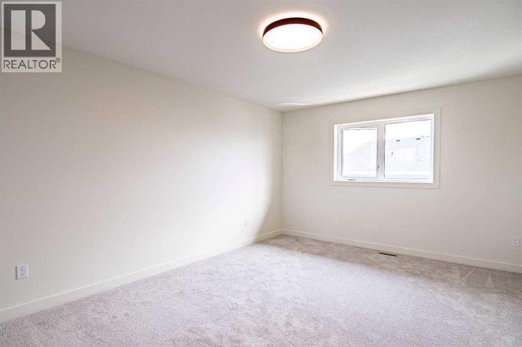 Single Family House for Sale in  Eaton Crescent Evergreen Red Deer 