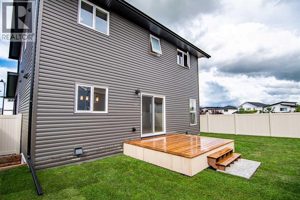 Single Family House for Sale in  Eaton Crescent Evergreen Red Deer 