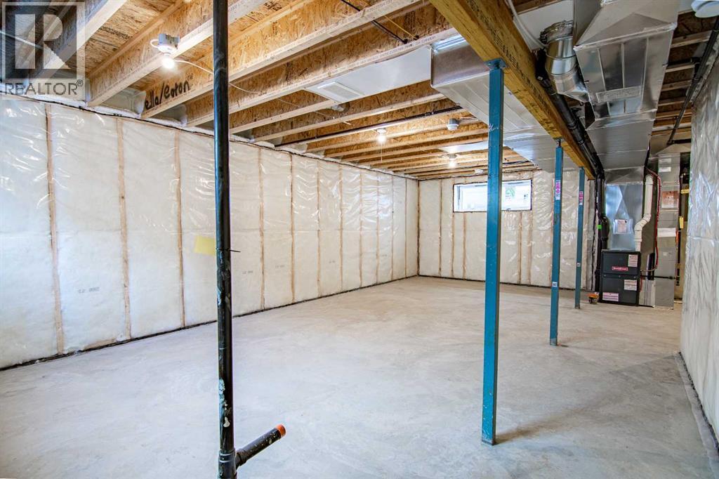 Single Family House for Sale in  Eaton Crescent Evergreen Red Deer 