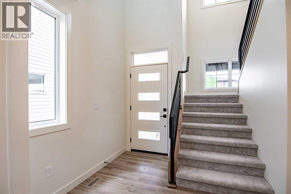 Single Family House for Sale in  Eaton Crescent Evergreen Red Deer 