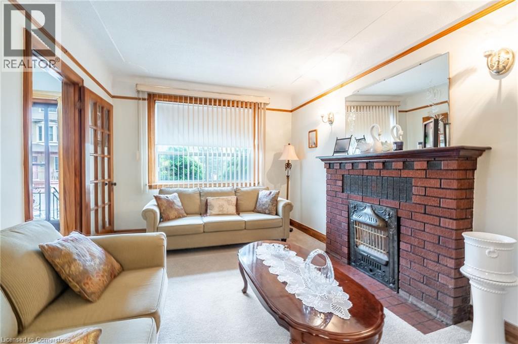 Photo 9 of 204 Emerald Street N, Hamilton ON