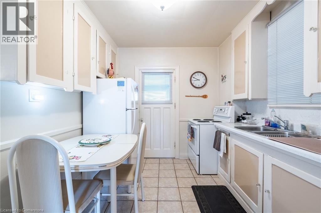 Photo 16 of 204 Emerald Street N, Hamilton ON