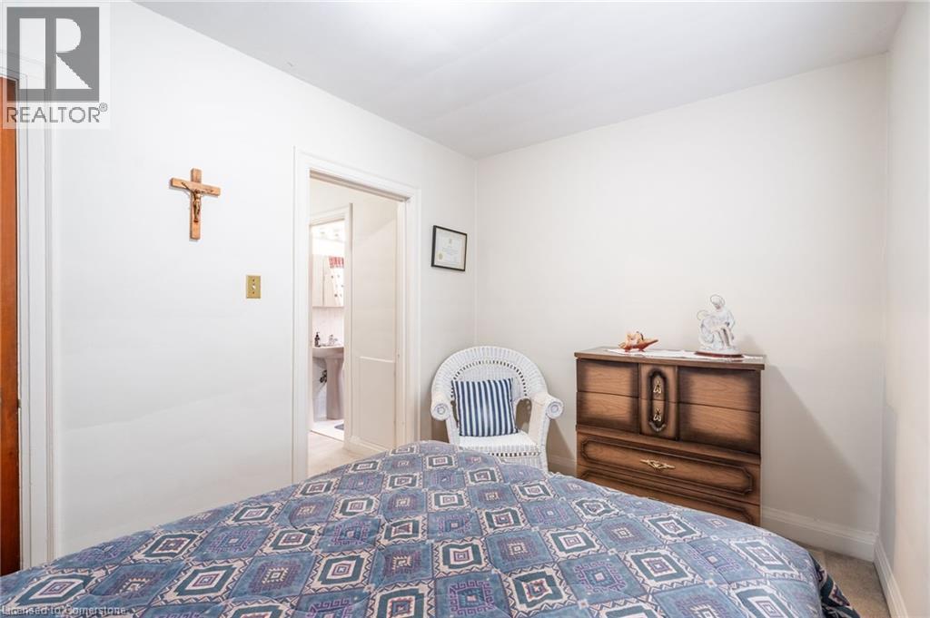 Photo 30 of 204 Emerald Street N, Hamilton ON