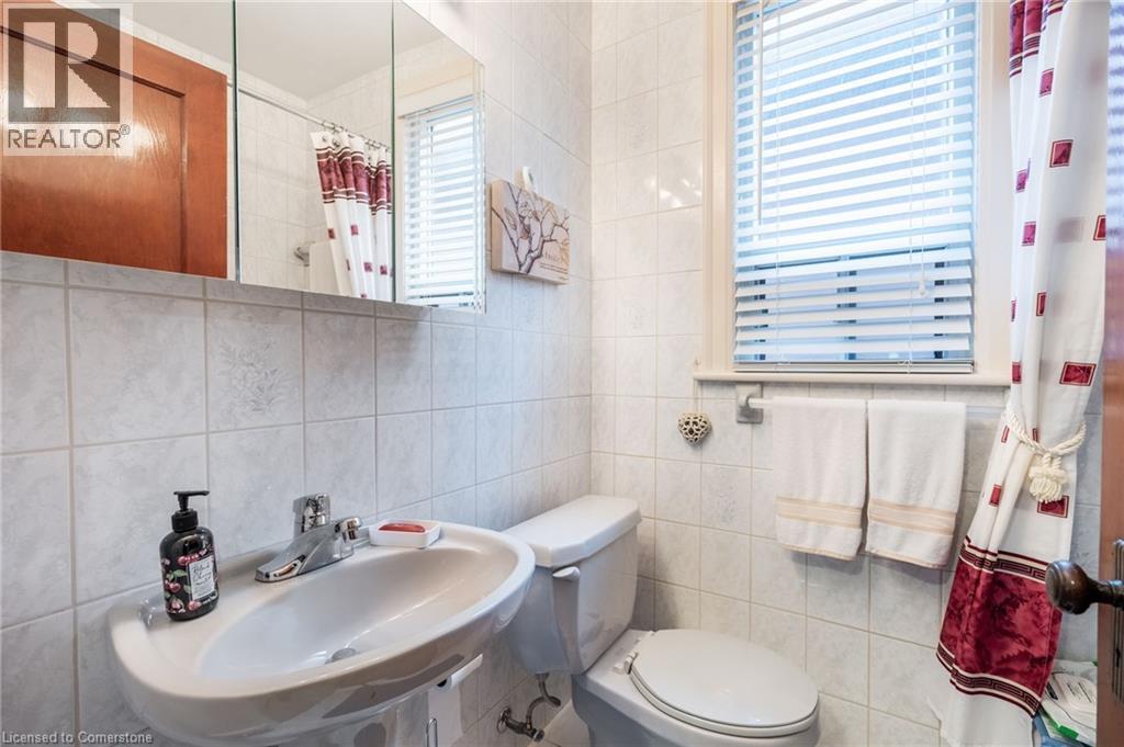 Photo 27 of 204 Emerald Street N, Hamilton ON