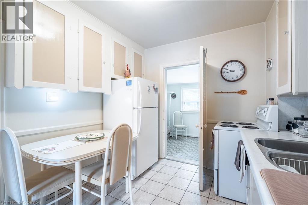 Photo 19 of 204 Emerald Street N, Hamilton ON