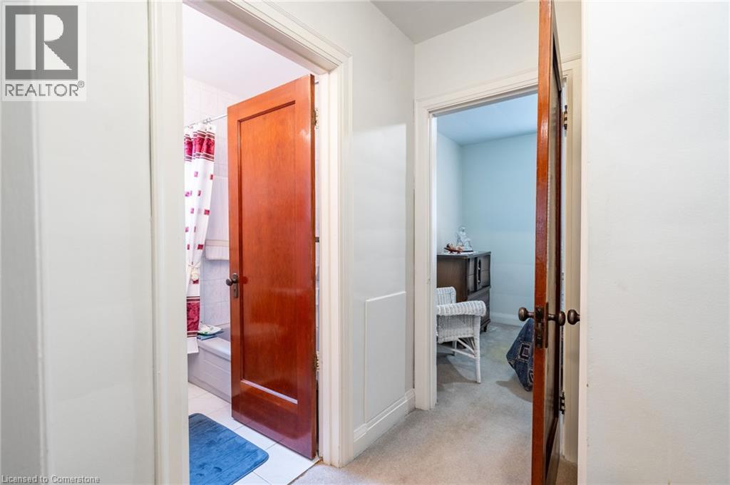 Photo 25 of 204 Emerald Street N, Hamilton ON