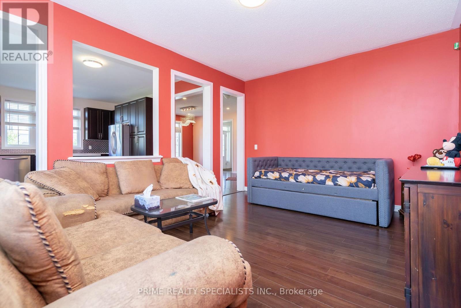 Photo 13 of 293 Johnson Drive, Shelburne ON