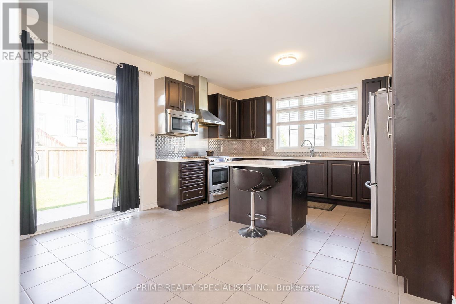 Photo 6 of 293 Johnson Drive, Shelburne ON