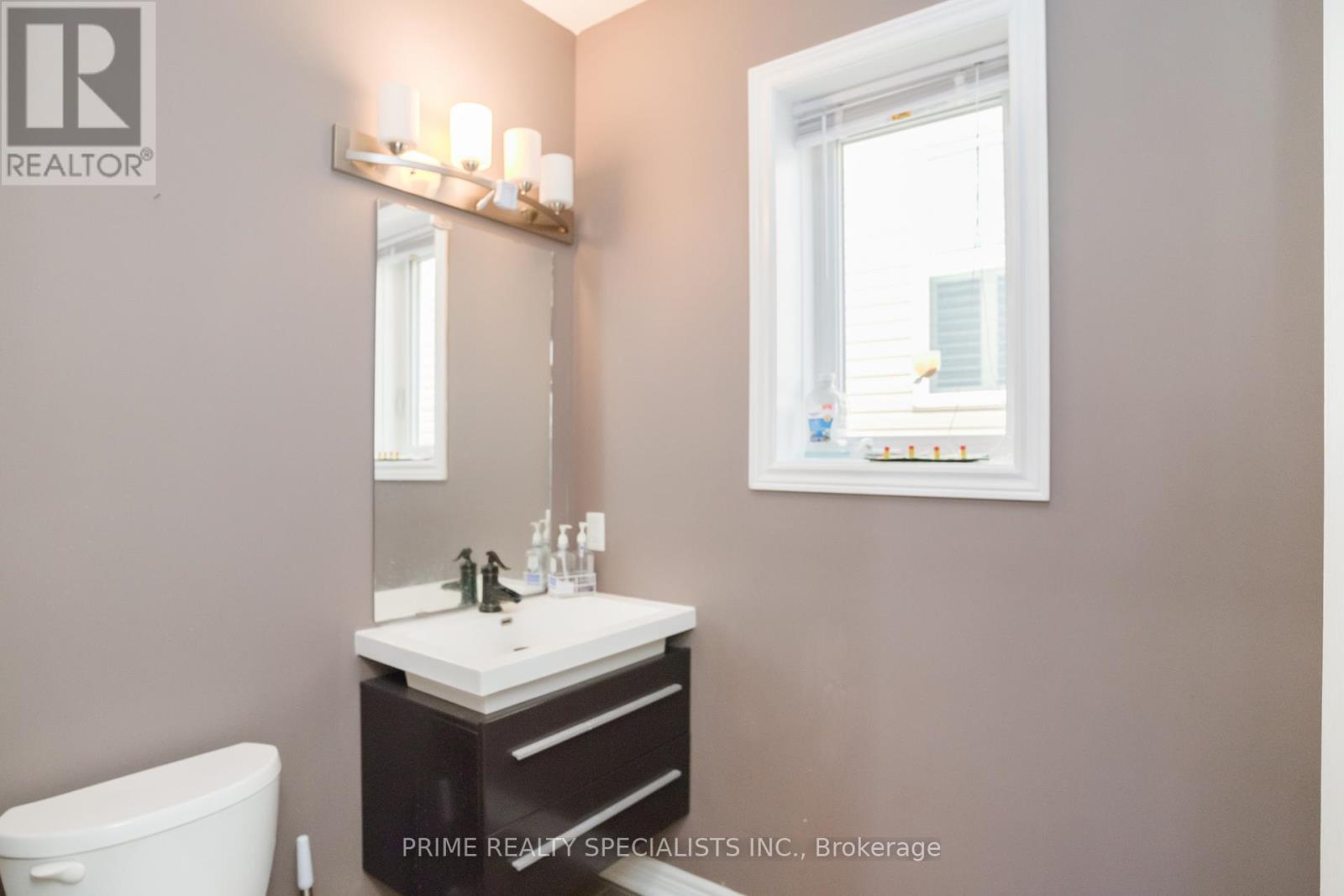 Photo 33 of 293 Johnson Drive, Shelburne ON