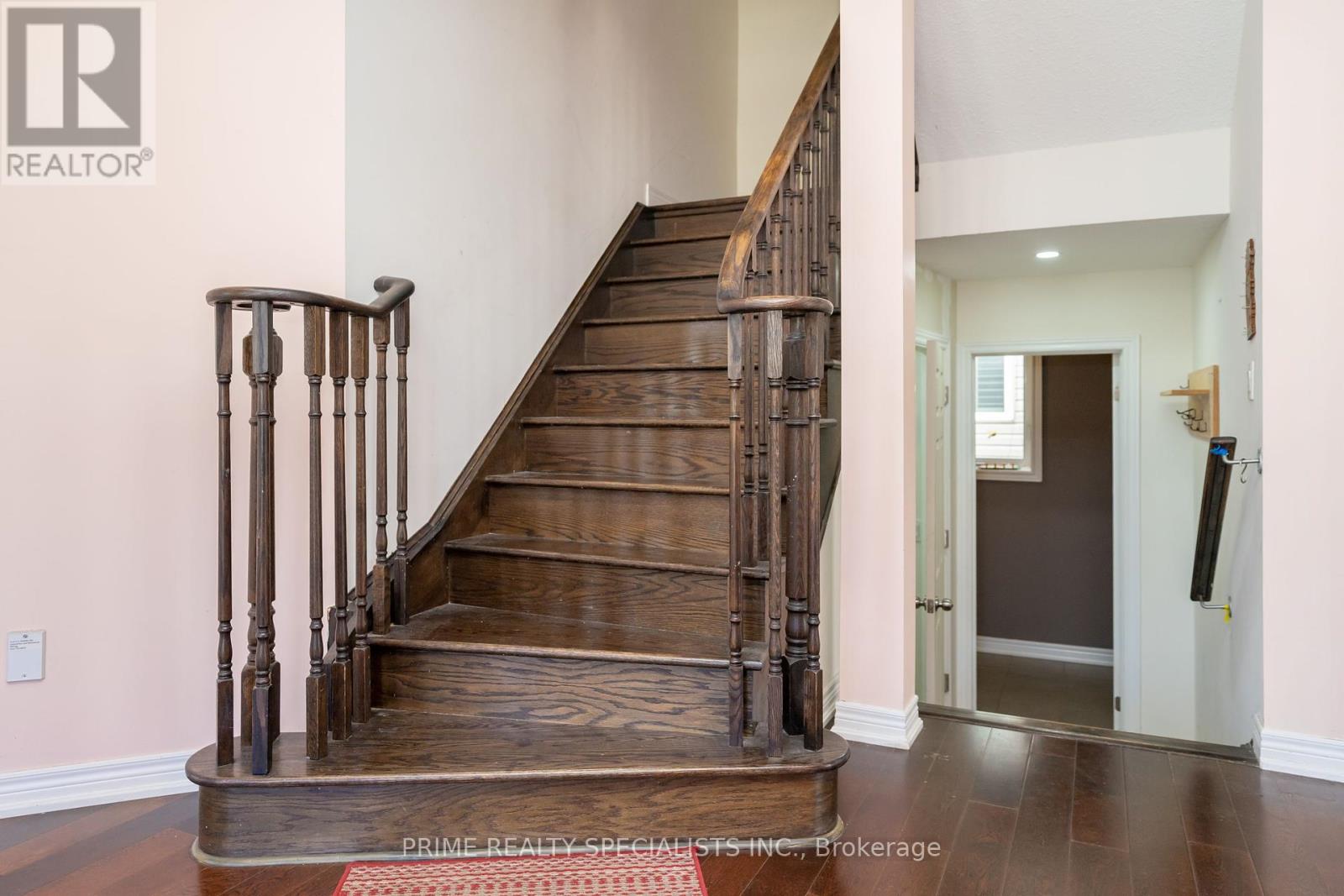 Photo 5 of 293 Johnson Drive, Shelburne ON