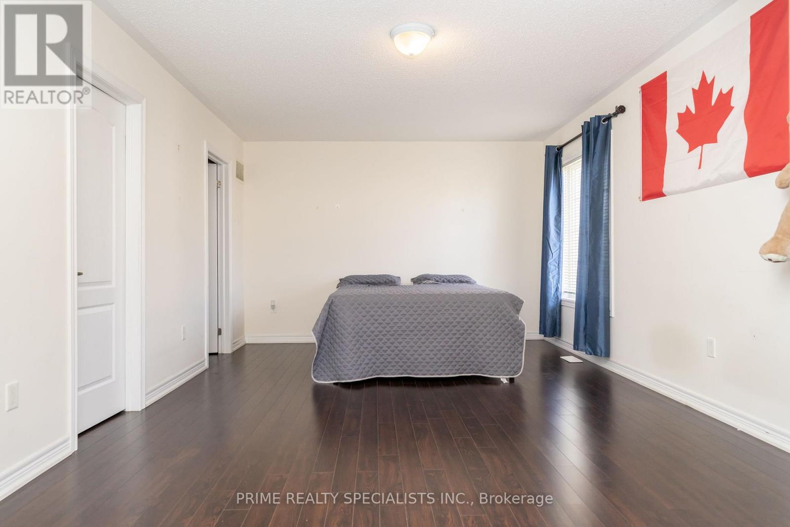 Photo 2 of 293 Johnson Drive, Shelburne ON