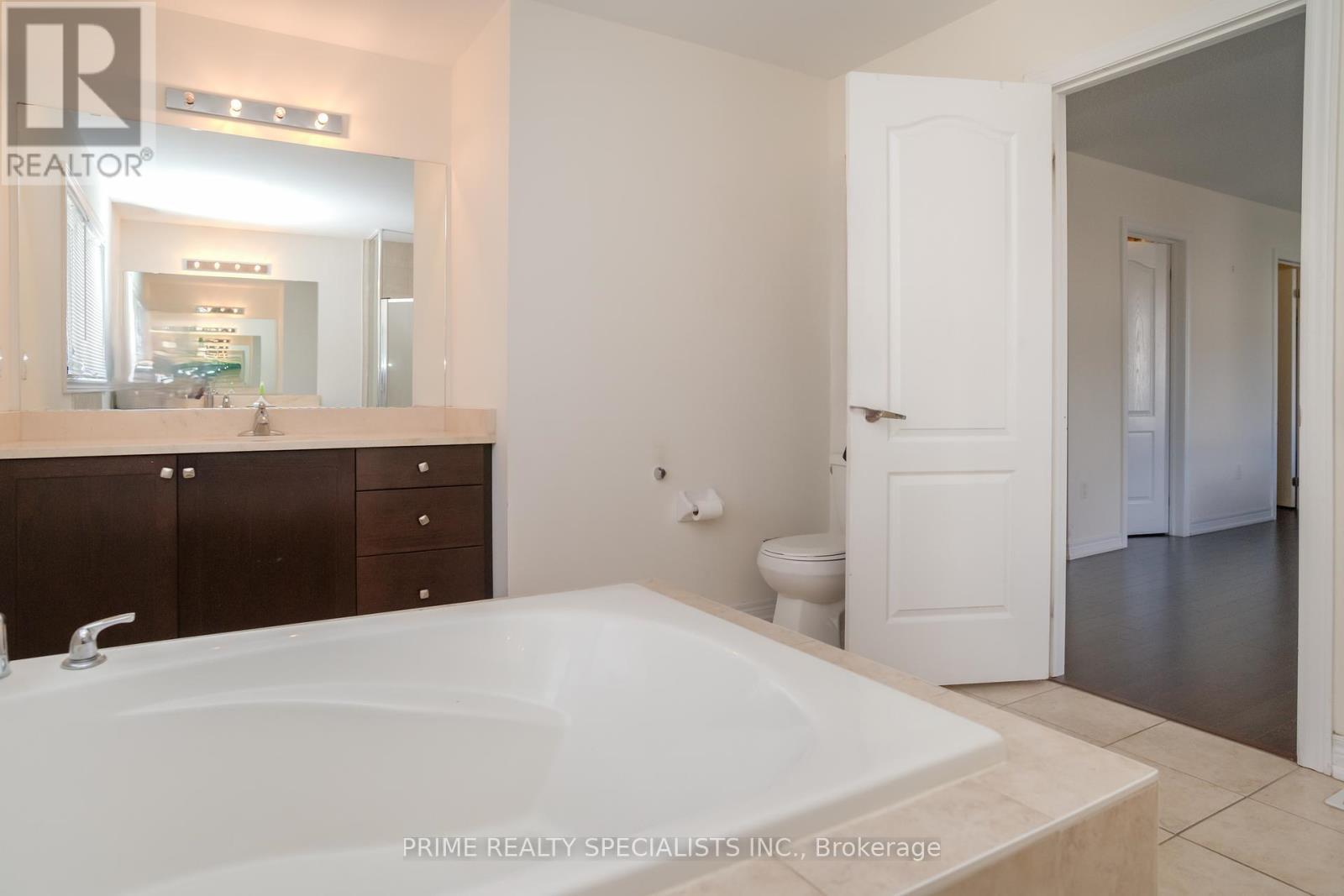 Photo 15 of 293 Johnson Drive, Shelburne ON