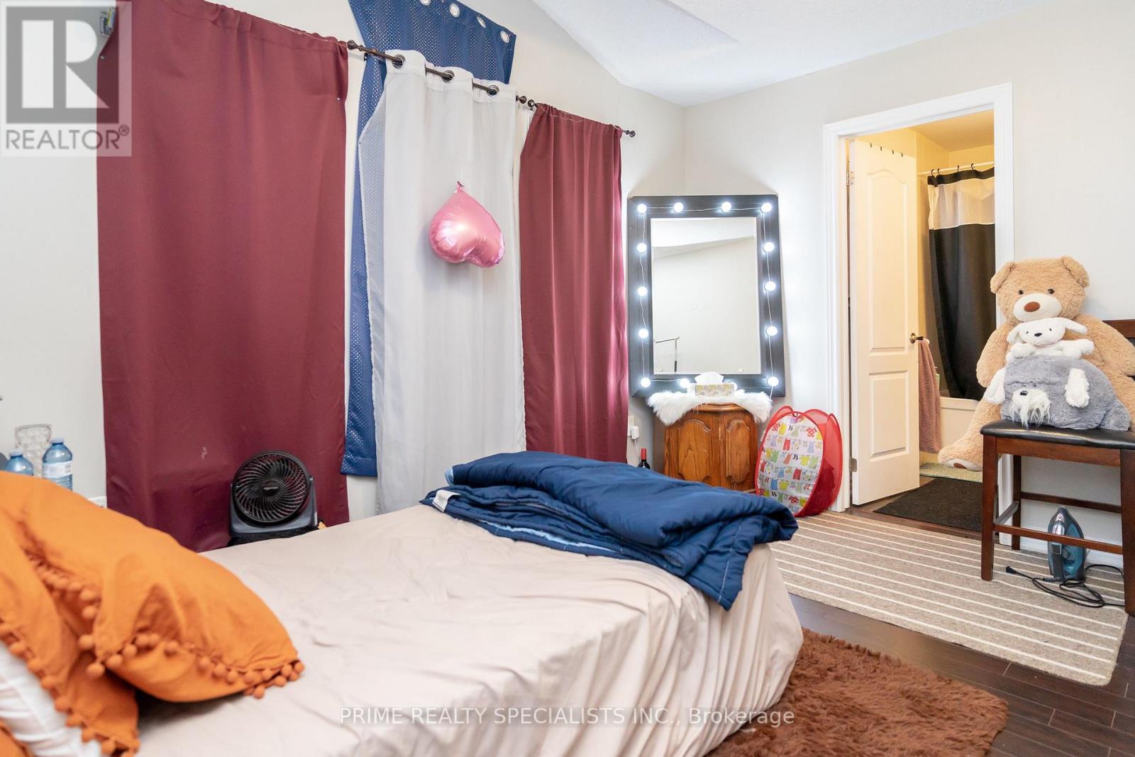 Photo 11 of 293 Johnson Drive, Shelburne ON