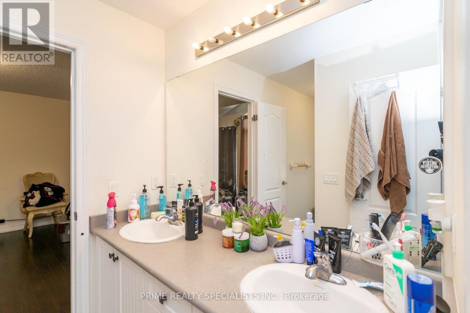 Photo 12 of 293 Johnson Drive, Shelburne ON