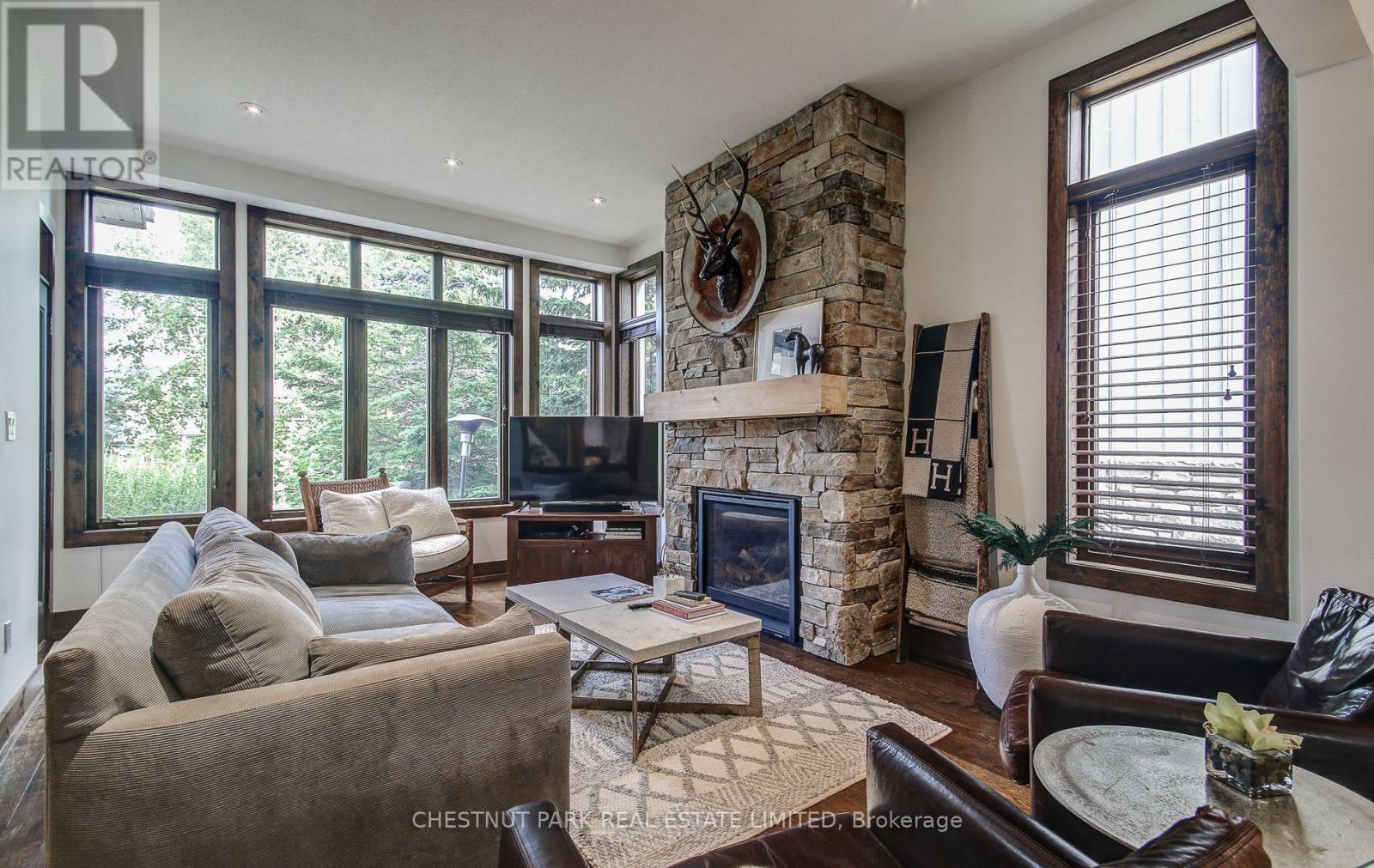 Photo 19 of 146 National Drive, Blue Mountains ON