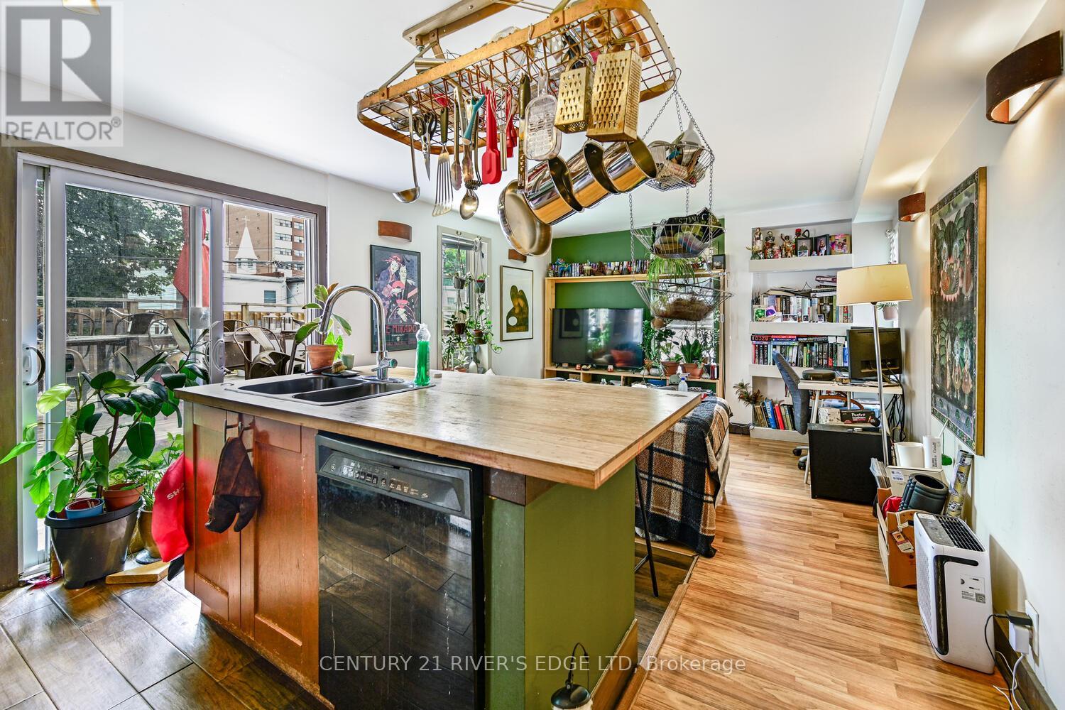 Photo 23 of 188 Armstrong Street, Ottawa ON
