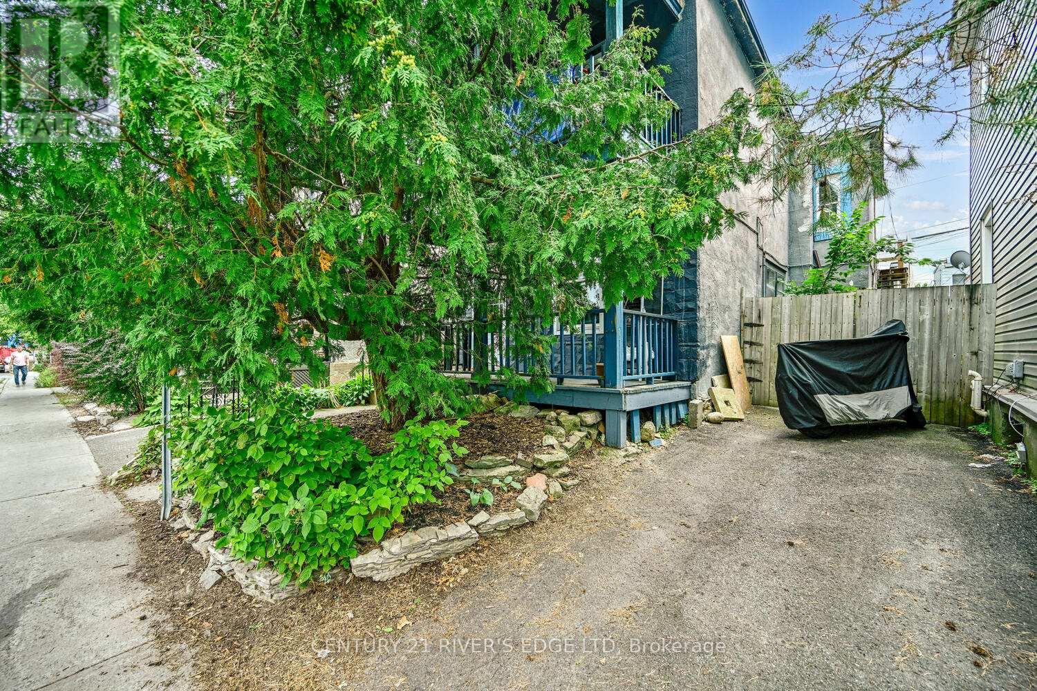 Photo 4 of 188 Armstrong Street, Ottawa ON