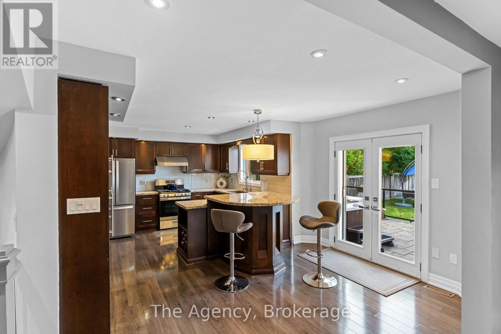 Photo 13 of 7 Higgin Court, Barrie ON