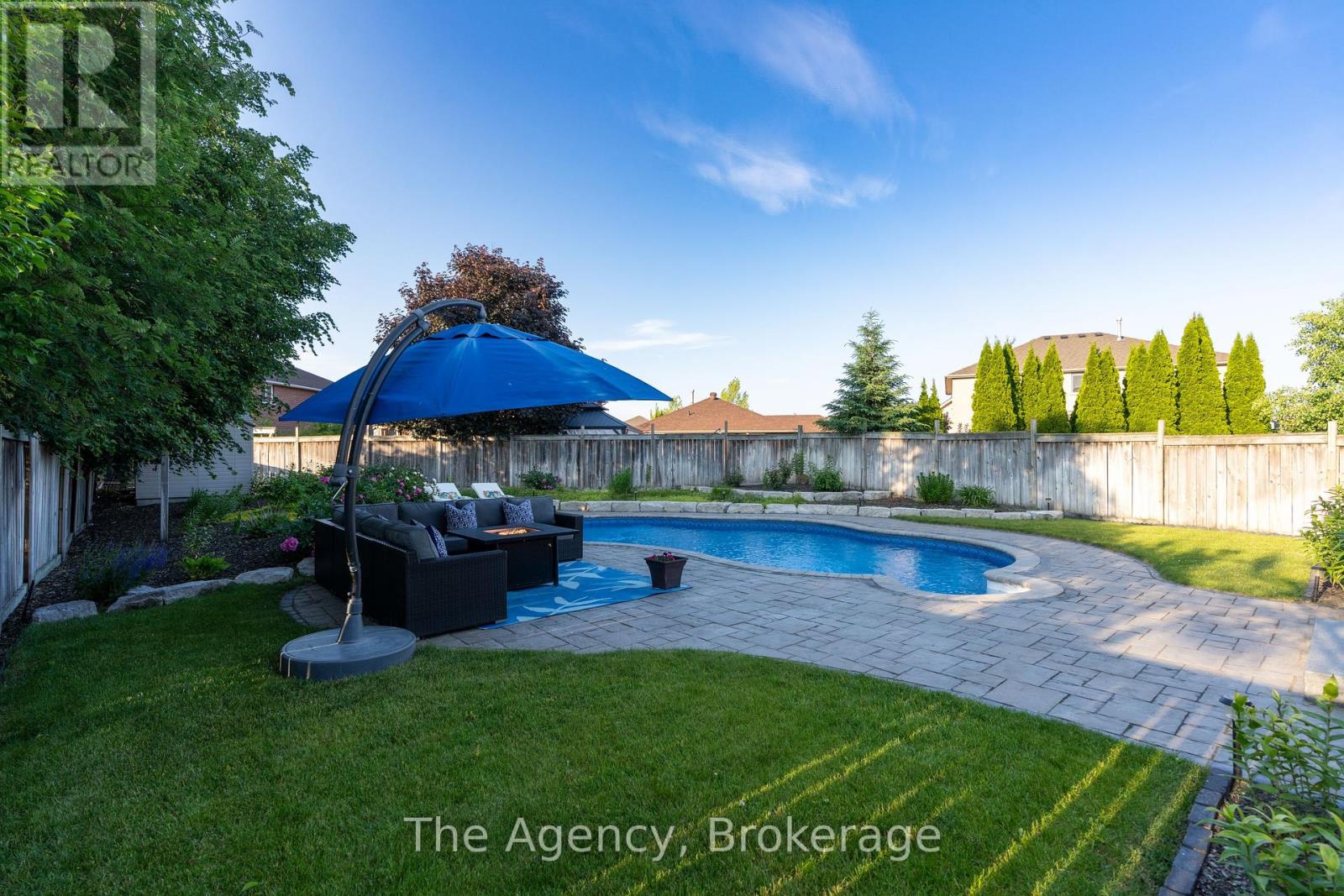 Photo 43 of 7 Higgin Court, Barrie ON