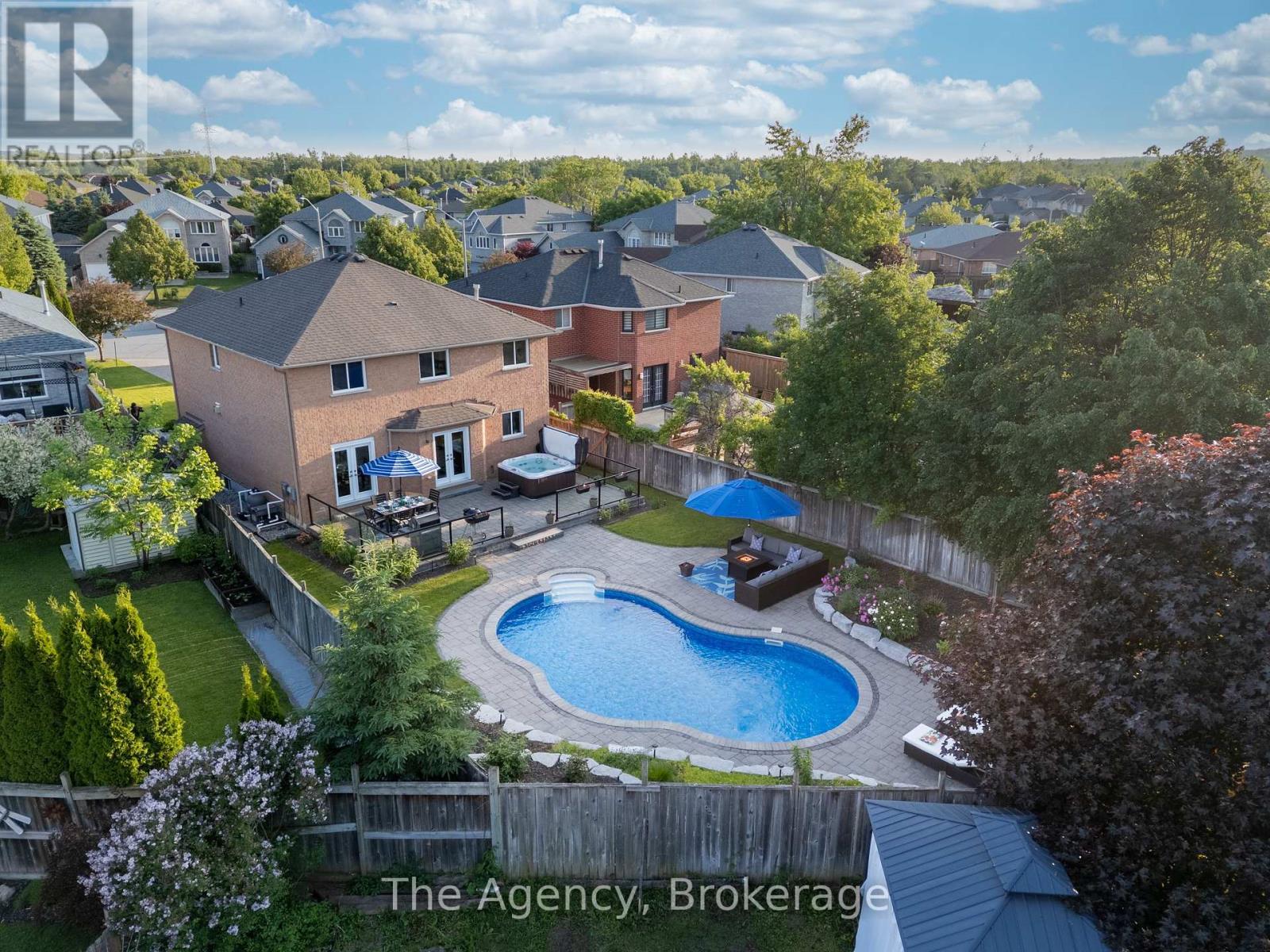 Photo 45 of 7 Higgin Court, Barrie ON