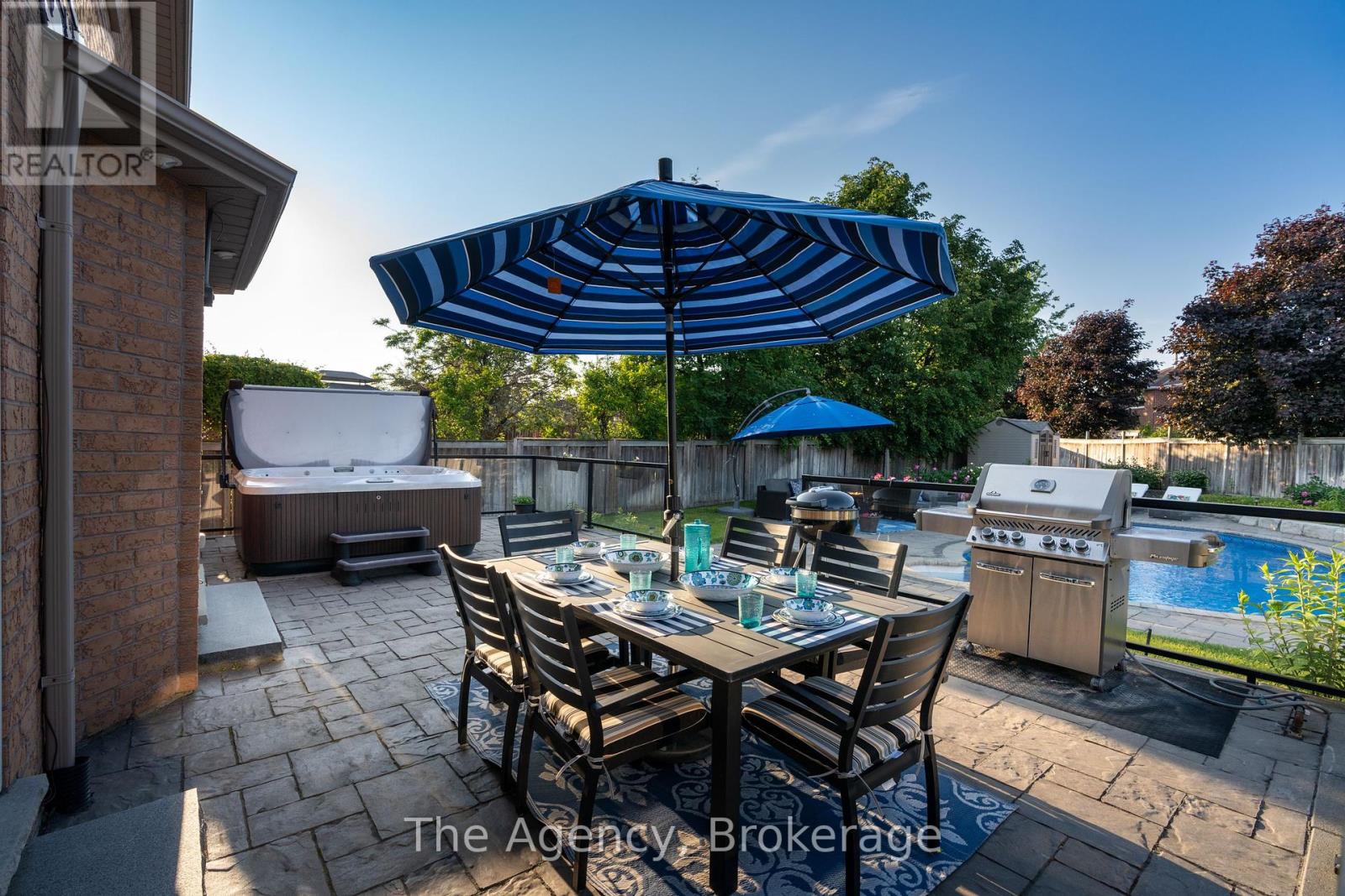 Photo 8 of 7 Higgin Court, Barrie ON