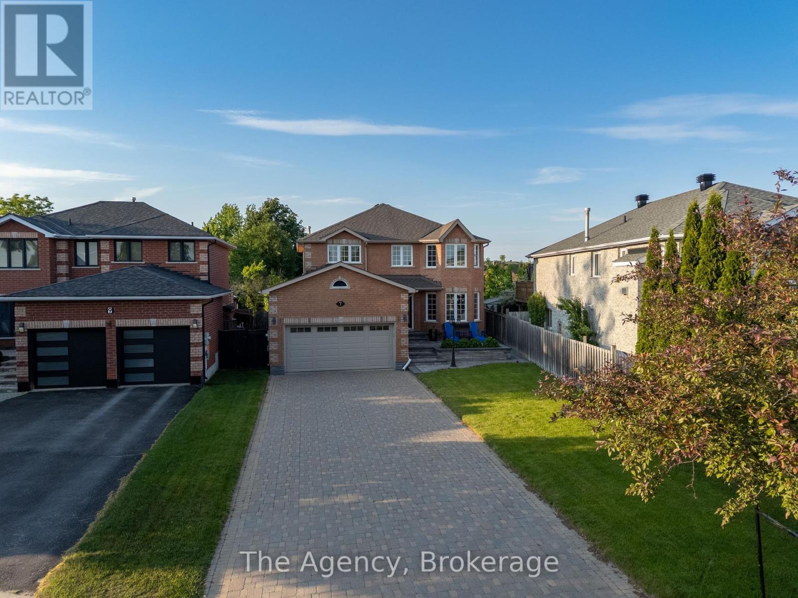 Photo 49 of 7 Higgin Court, Barrie ON