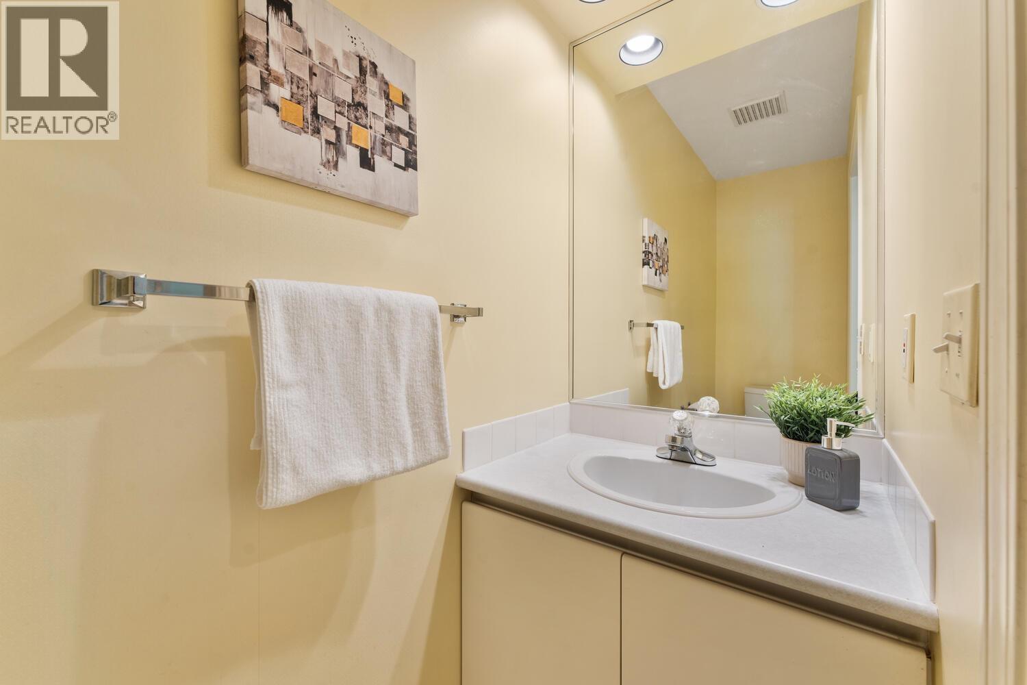 105 101 PARKSIDE DRIVE, Port Moody