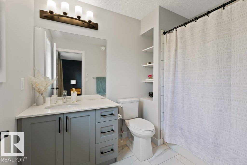 Photo 12 of 5127 Lark Cr Nw, Edmonton AB