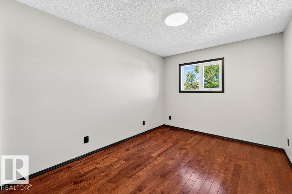 Photo 9 of 10106 89 St, Morinville AB