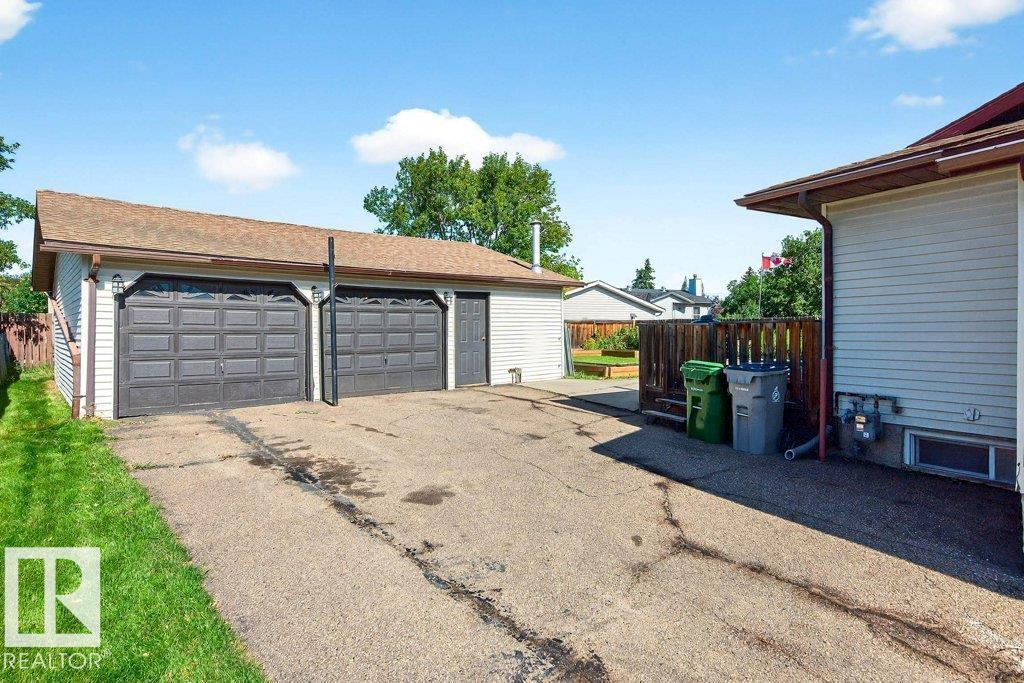 Photo 20 of 10106 89 St, Morinville AB