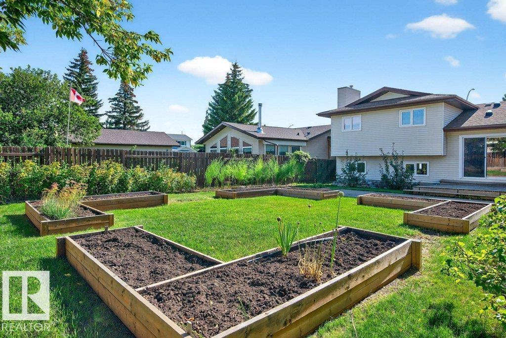 Photo 10 of 10106 89 St, Morinville AB