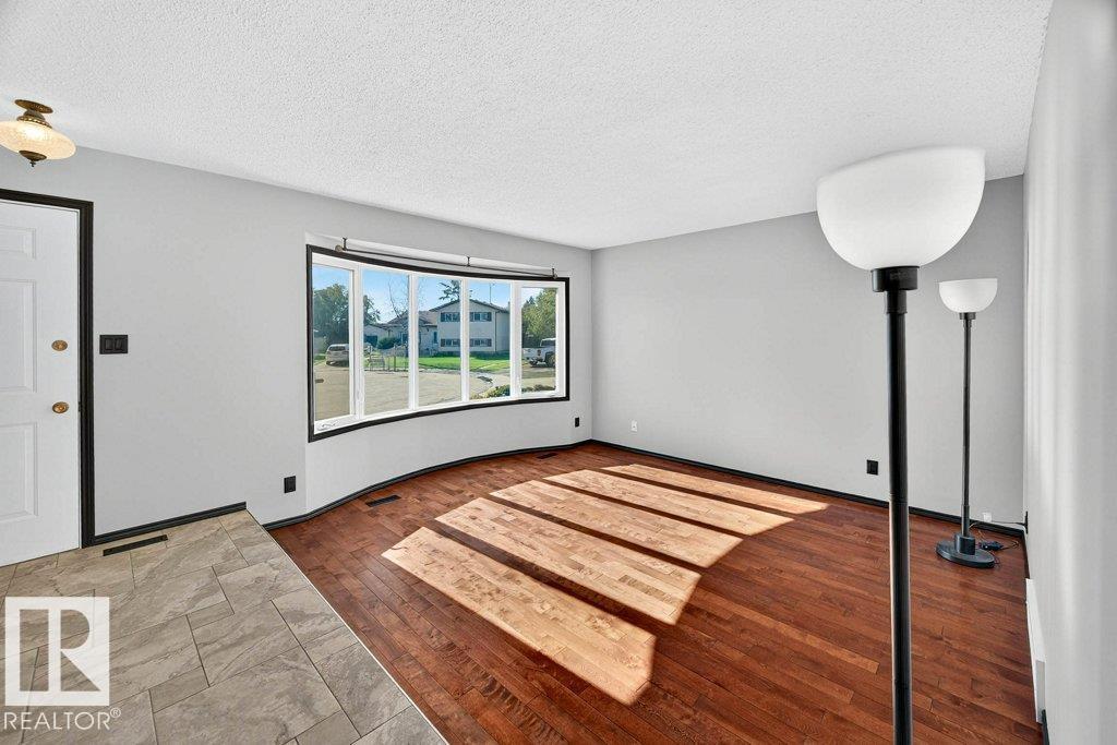 Photo 27 of 10106 89 St, Morinville AB
