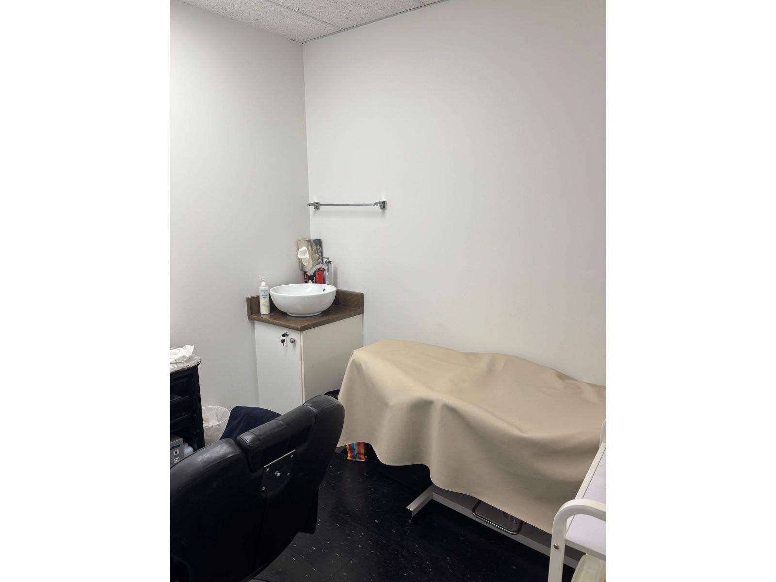 Photo 2 of 1434 Confidential, Surrey BC