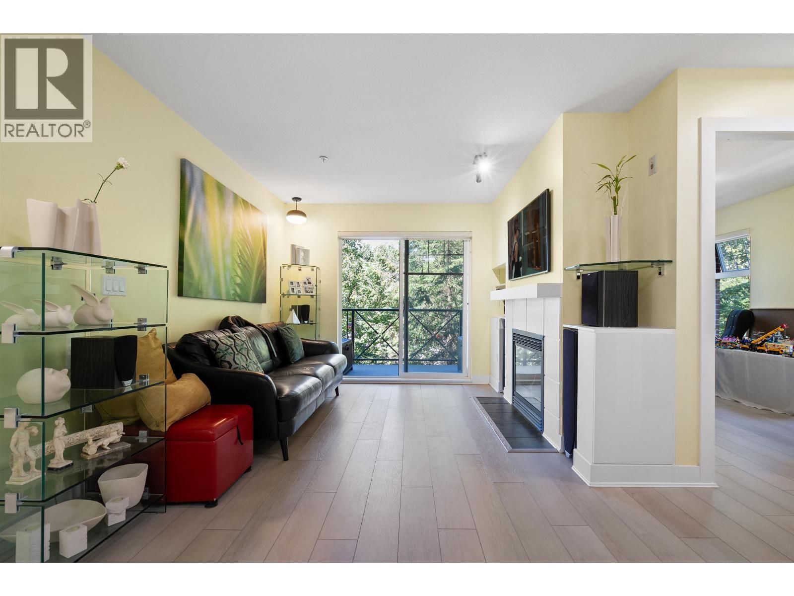 Photo 4 of 209 3240 St Johns Street, Port Moody BC