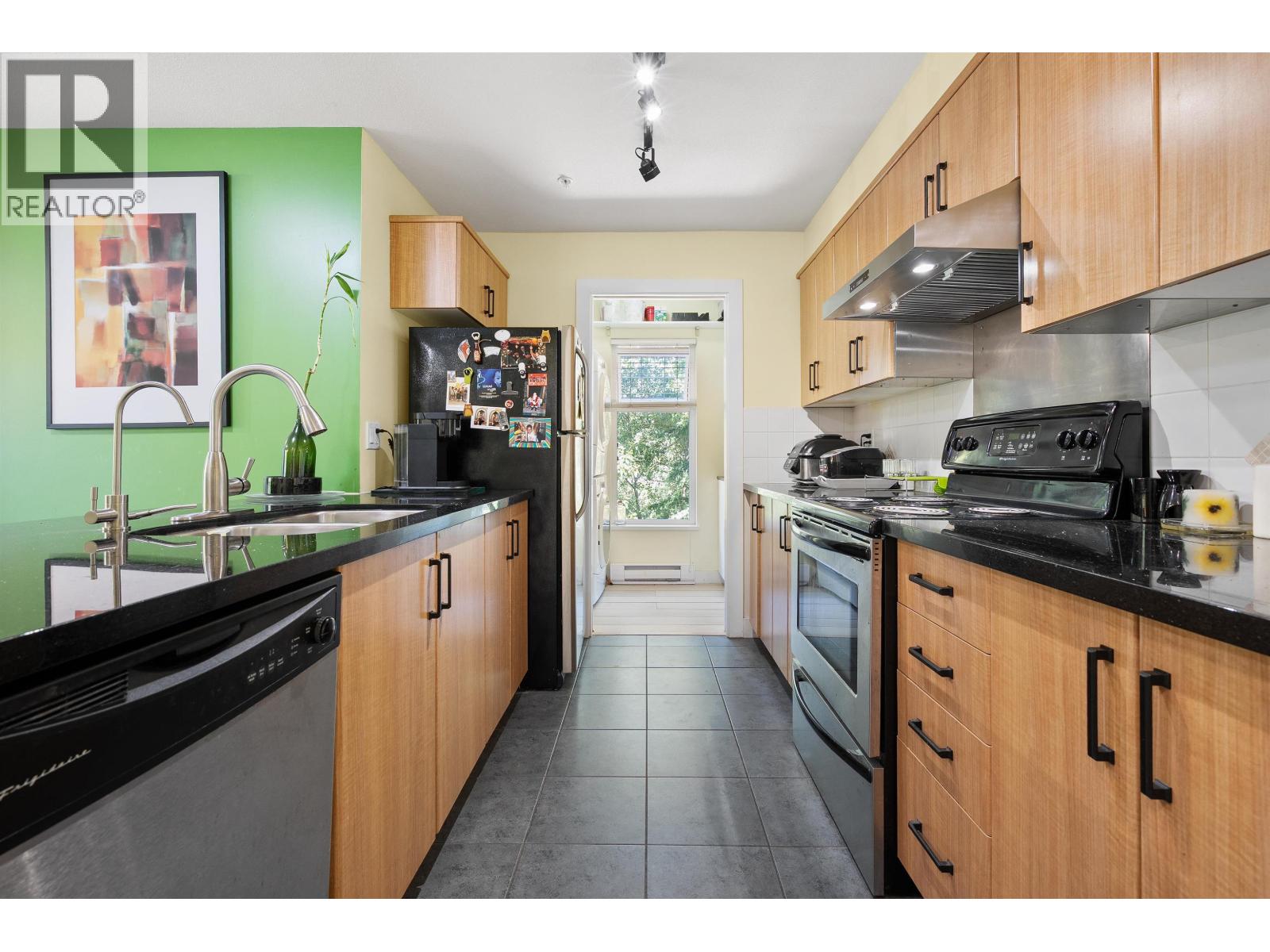 Photo 10 of 209 3240 St Johns Street, Port Moody BC