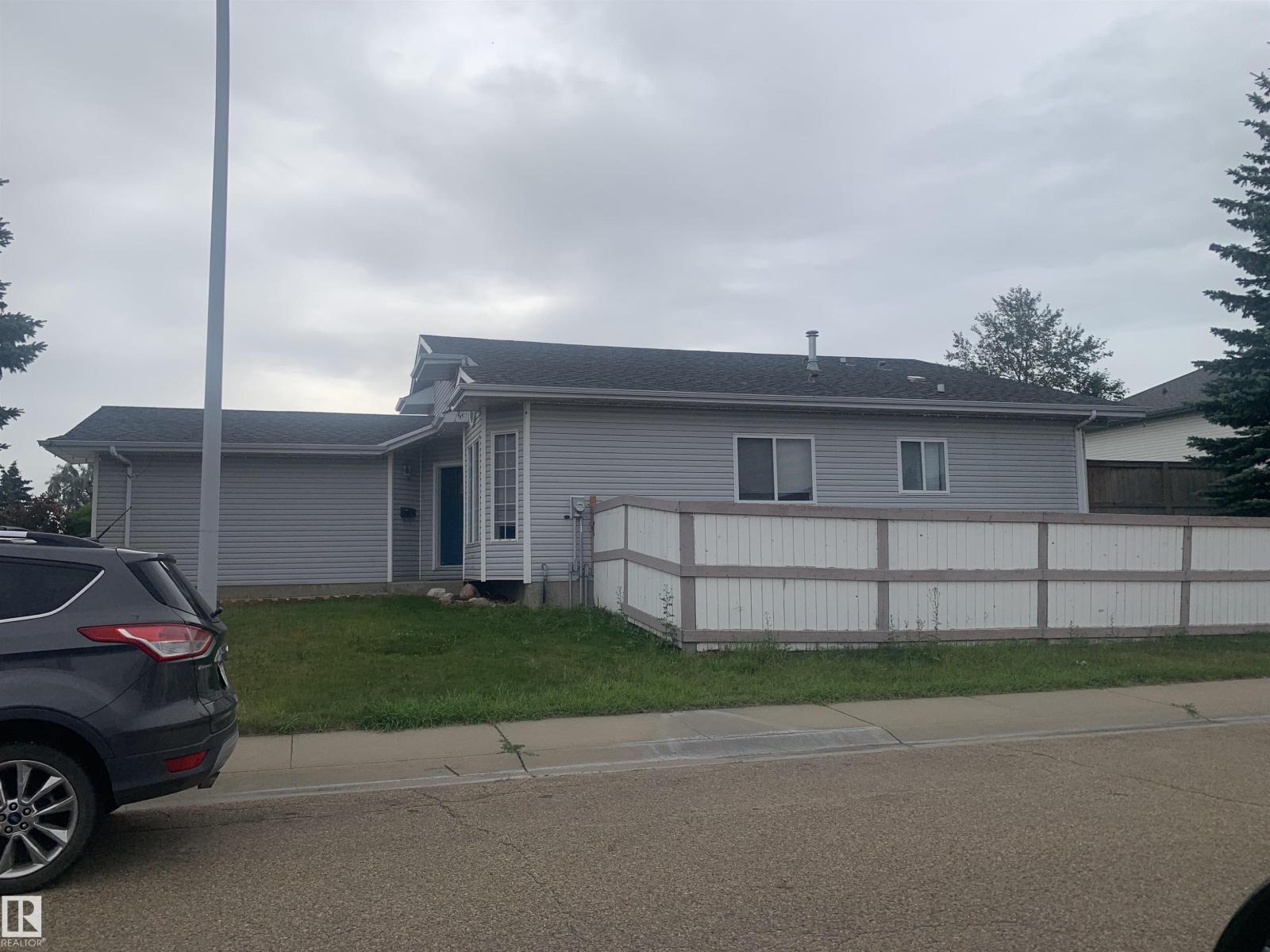 Photo 2 of 631 Jenner Cove Cv Nw, Edmonton AB
