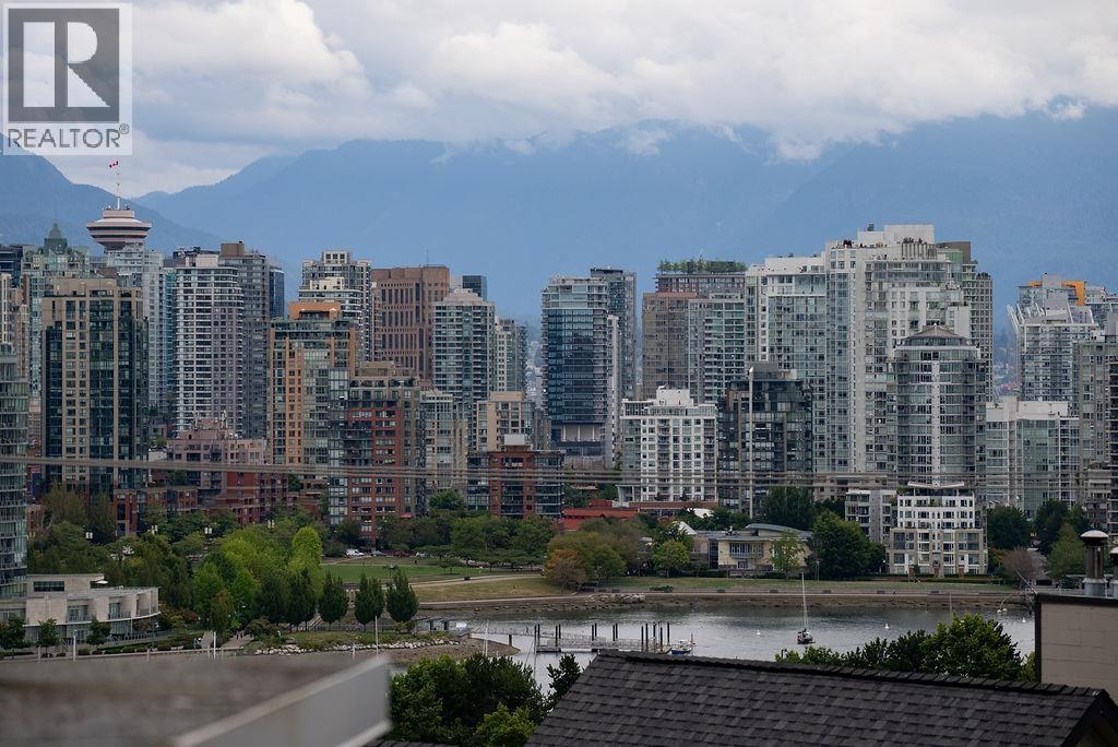 Photo 4 of 2420 Birch Street, Vancouver BC