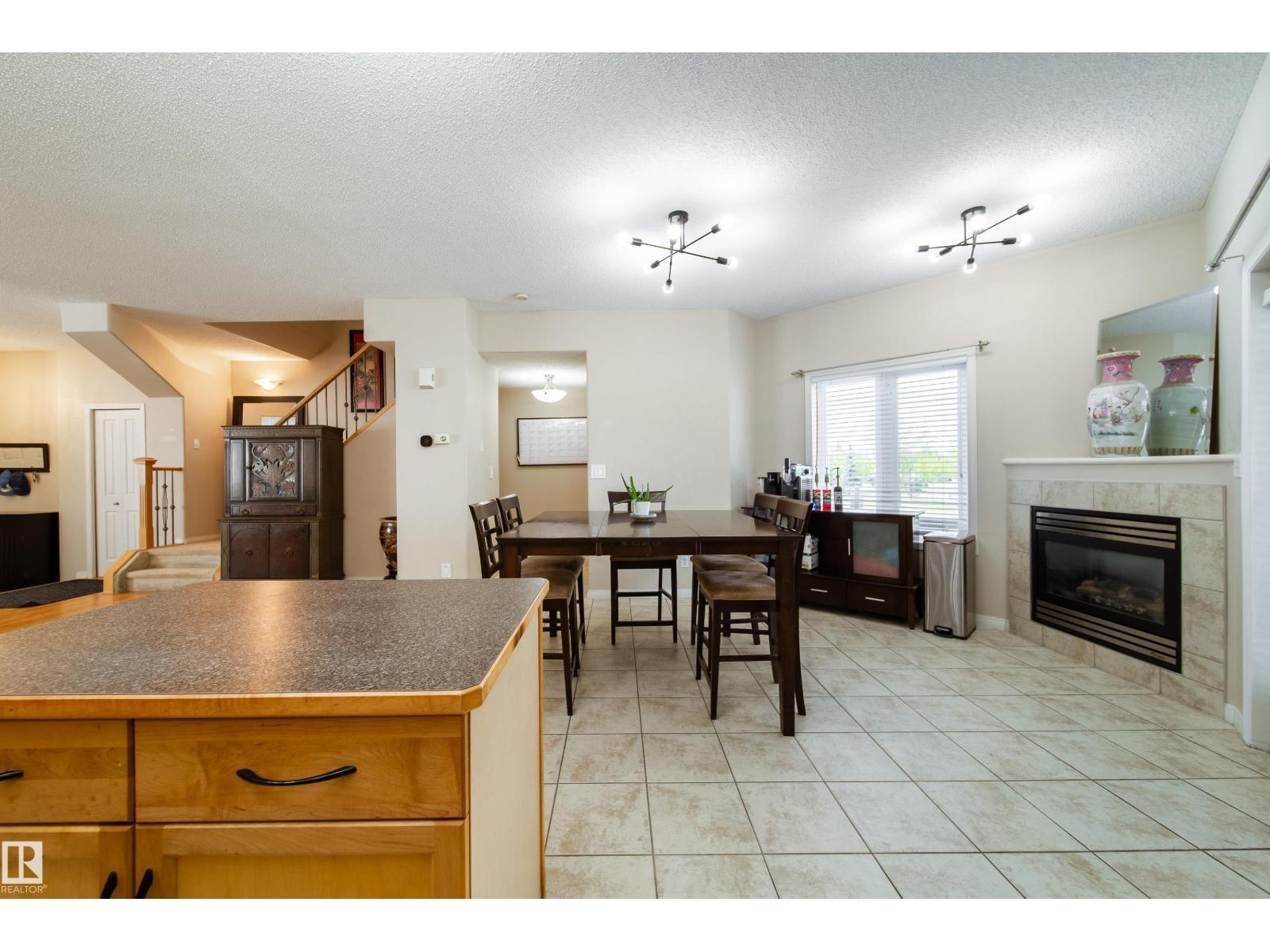 Photo 15 of 1 8403 164 Av Nw, Edmonton AB