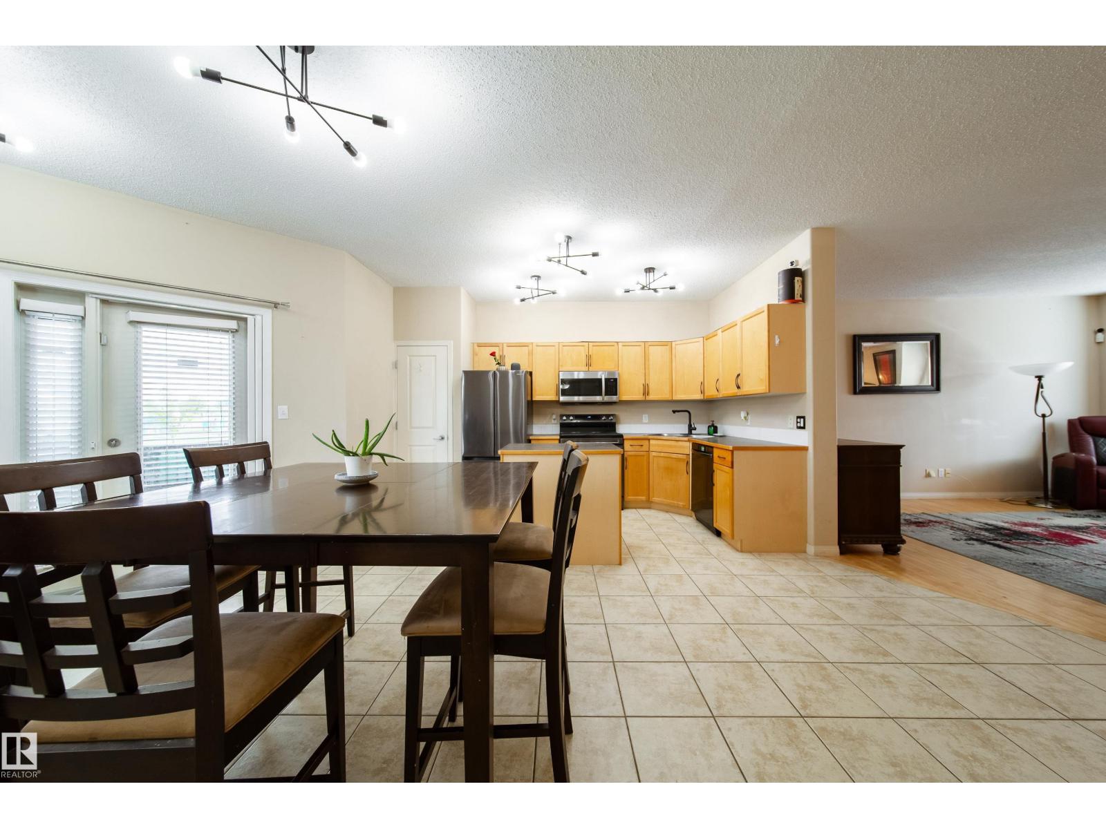 Photo 16 of 1 8403 164 Av Nw, Edmonton AB