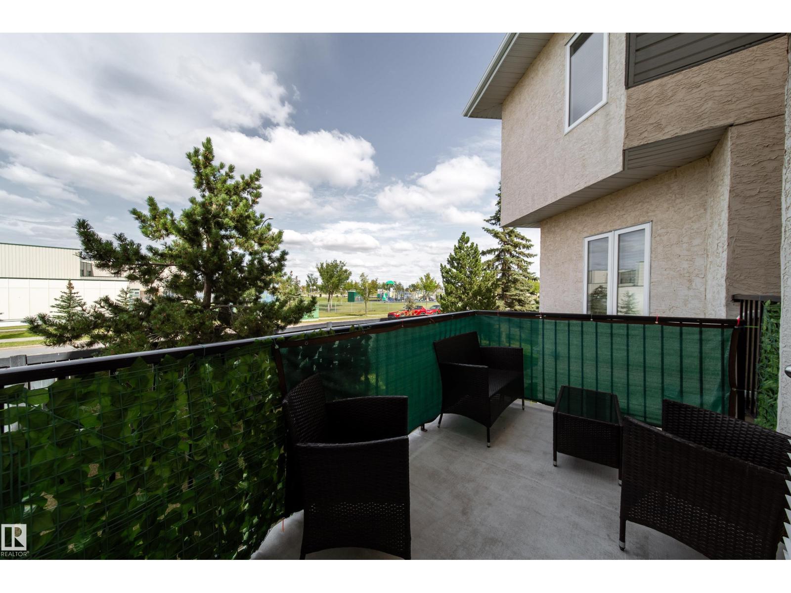 Photo 17 of 1 8403 164 Av Nw, Edmonton AB