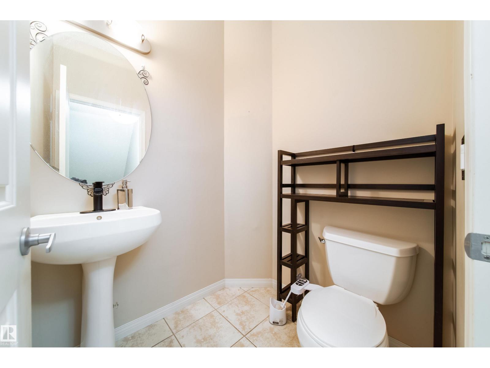 Photo 18 of 1 8403 164 Av Nw, Edmonton AB