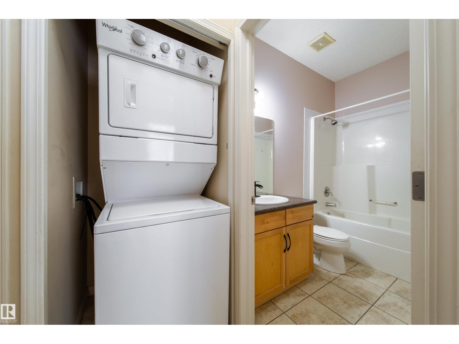 Photo 20 of 1 8403 164 Av Nw, Edmonton AB
