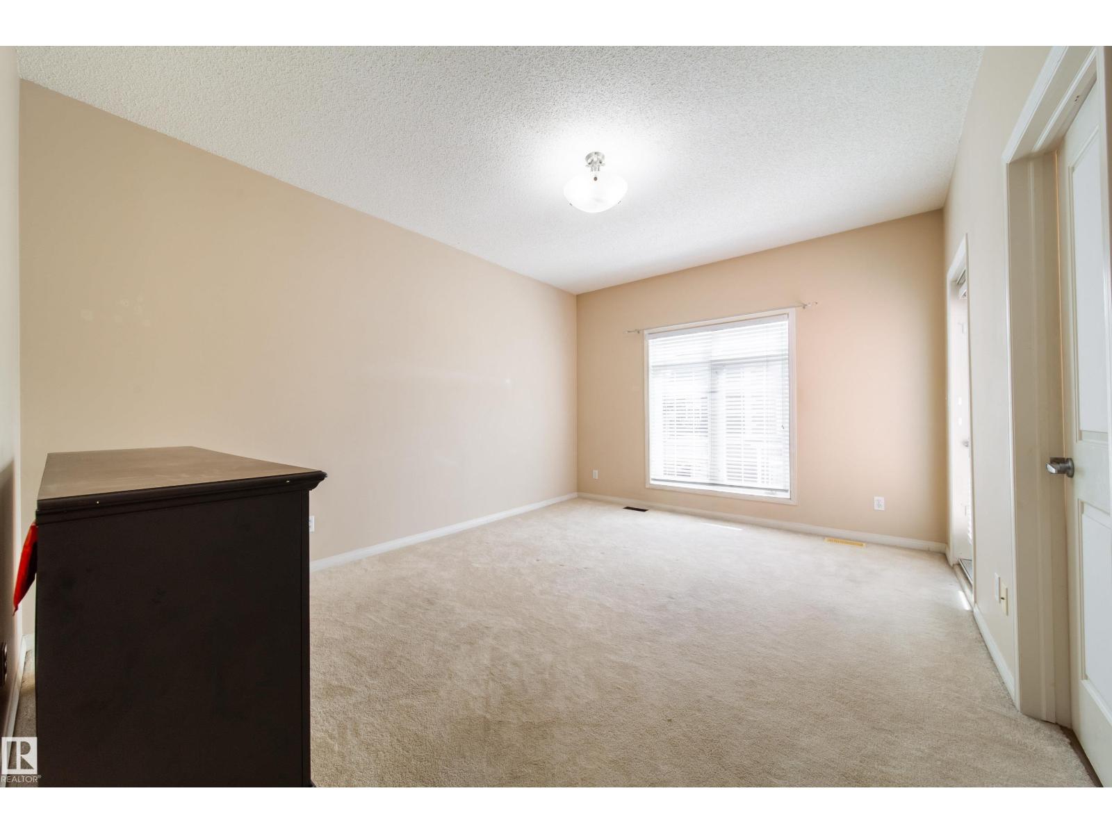 Photo 24 of 1 8403 164 Av Nw, Edmonton AB