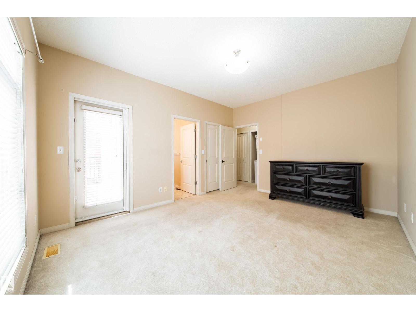 Photo 25 of 1 8403 164 Av Nw, Edmonton AB