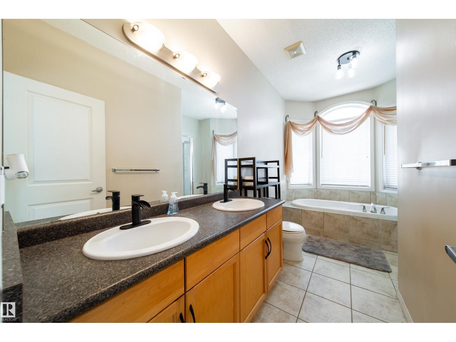 Photo 27 of 1 8403 164 Av Nw, Edmonton AB
