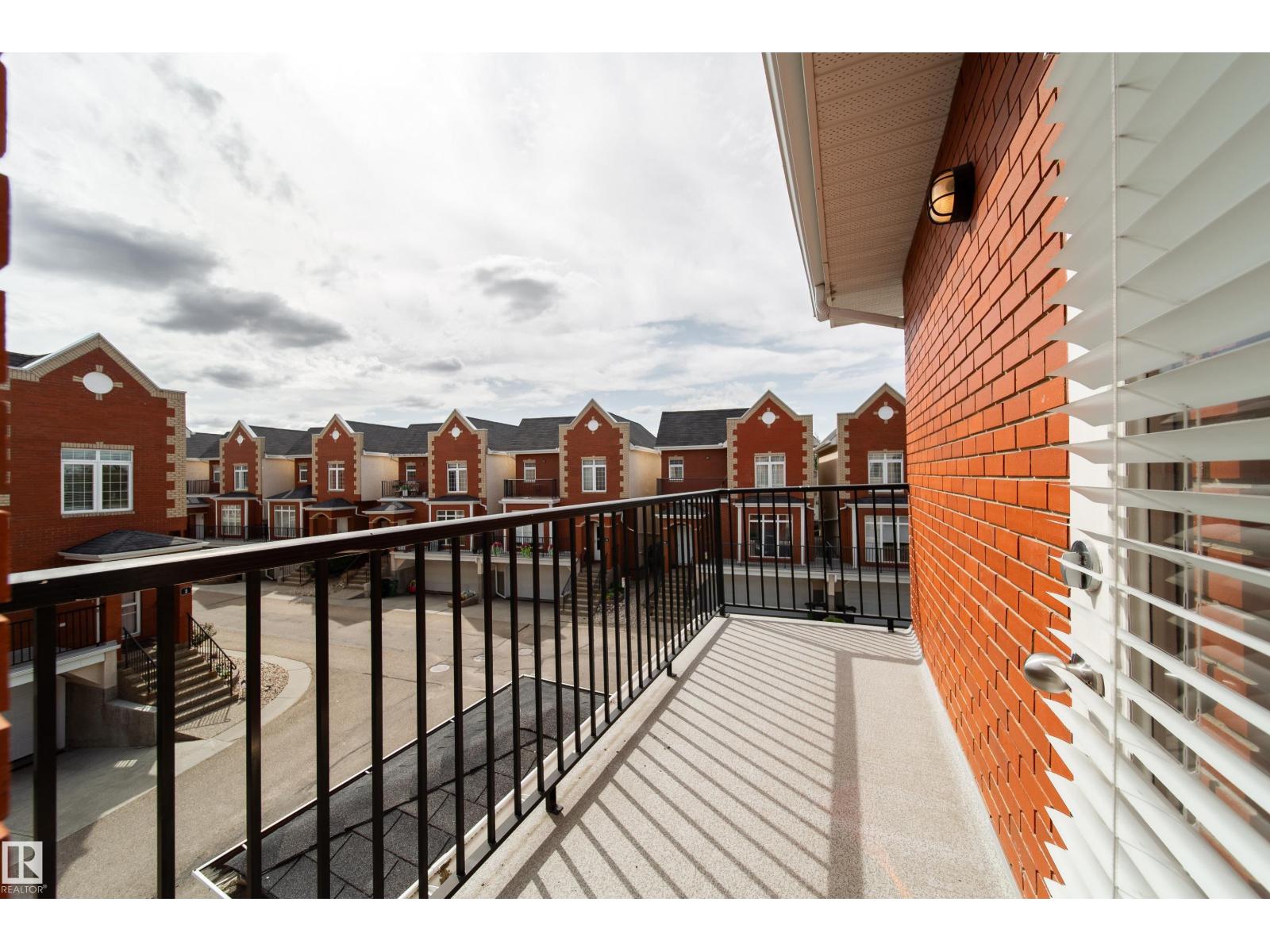 Photo 31 of 1 8403 164 Av Nw, Edmonton AB