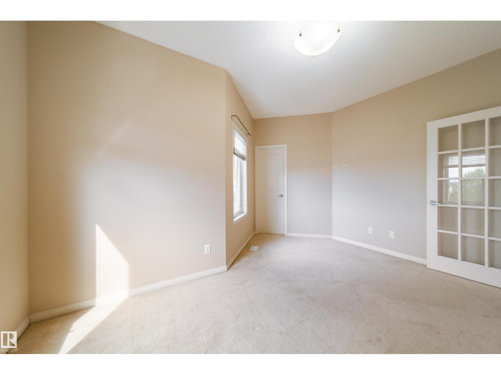 Photo 33 of 1 8403 164 Av Nw, Edmonton AB